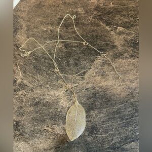 Elegant Gold Leaf Pendant Necklace